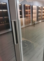 Vitrine sur mesure en aluminium fin avec éclairage LED, meuble de rangement sur mesure pour villa, vente en gros