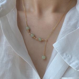 Collier réglable en jade de Hotan naturel enveloppé d'or 14 carats fait à la main, délicat, chaud et humide avec un motif luxueux pour un petit public - Product Image 1