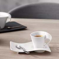 Ensemble de tasses et soucoupes à expresso classiques en porcelaine céramique OEM Wave, résistant aux éclats, compatible lave-vaisselle et micro-ondes, personnalisation du logo