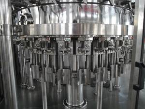 <span class=keywords><strong>Precio</strong></span> de fábrica automático Monoblock <span class=keywords><strong>3</strong></span> en 1 Agua alcalina pura Agua mineral Máquina de llenado y tapado de botellas de 1 litro - Product Image 4