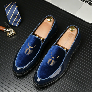 Mocasines bordados para hombre, de piel charol, con punta redonda, para vestir, en negro, verde y azul marino, para oficina o uso casual. - Product Image 3