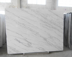 Dalles et carreaux de marbre poli moderne en pierre naturelle Goldtop GuangXi avec veines dorées et noires pour usage hôtelier - Product Image 1