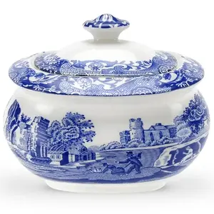 Chinese porcelain blue and white bowl with lid