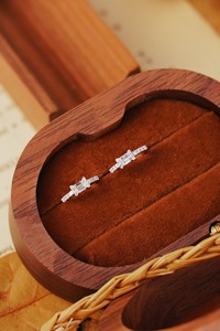 Boucles <span class=keywords><strong>d</strong></span>'oreilles Lerca en or 18 carats en forme de T avec diamants taillés en sucre, collection Star River, très tendance - Product Image 2