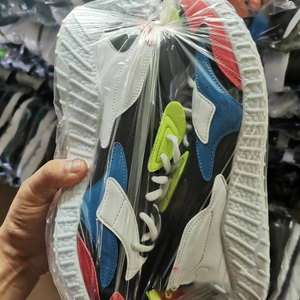 2026 Novità Assoluta <span class=keywords><strong>Scarpe</strong></span> da Ginnastica in Gomma per Uomini, Donne e Bambini – Stock di Lotti all'Ingrosso a Prezzi Convenienti, Marchi in Liquidazione - Product Image 3