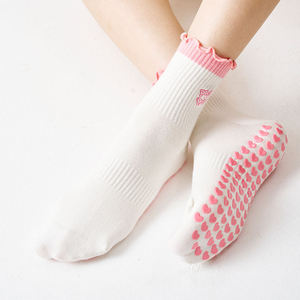 Chaussettes de yoga à volants antidérapantes, idéales pour le ballet, le fitness, la broderie et le Pilates - Product Image 3