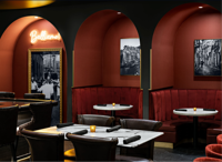 Fournitures de restaurant personnalisées, sièges de restaurant en tissu vert foncé modernes, ensemble de tables de restaurant en bois, solutions de design