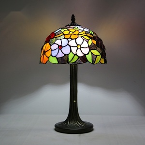 Lámpara Vintage de 30CM para Interior, vidriera decorativa Tiffany, Libélula verde, luz de lectura para dormitorio, sala de estar, lámpara de mesa para oficina - Product Image 3