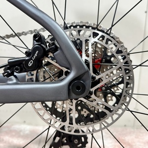 Vélo de montagne Kozo en fibre de carbone 29 pouces, frein à disque <span class=keywords><strong>hydraulique</strong></span> à quatre pistons, jante en aluminium, cadre à suspension souple 12 vitesses, haute vitesse pour adultes - Product Image 2