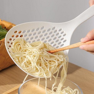 Grande cuillère à fentes pour servir les raviolis, cuillère de cuisine à long manche pour servir les nouilles, pour fondue chinoise, hot pot épicé - Product Image 4