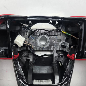 พวงมาลัยคาร์บอนไฟเบอร์ Alcantara รุ่นยอดนิยมสำหรับรถยนต์ Honda CRV - Product Image 5