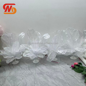 Flor Gigante de Organza Blanca Lisa, Decoración de Flores de Papel Hechas a Mano para Bodas - Product Image 2