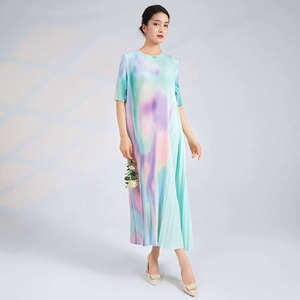 2025 ultimo abito di moda <span class=keywords><strong>donna</strong></span> Miyake stile Casual stampato plissettato Color <span class=keywords><strong>arcobaleno</strong></span> con disegno di cuciture di personalità abito da <span class=keywords><strong>donna</strong></span> - Product Image 3