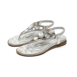 Chaussures d'extérieur chaudes et moelleuses pour femmes et hommes toutes saisons, avec semelle intermédiaire antidérapante en caoutchouc et bout à boucle, couleurs mélangées - Product Image 1