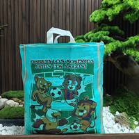 Sac en PP tissé coloré pour le marché sud-américain avec poignée en tissu, sac de courses en raphia durable avec impression de logo personnalisé
