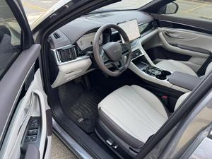 BYD SONG PLUS EV 2025 USADO, Edición de Lujo, 520KM, 5 Puertas, 5 Asientos, SUV Compacto, Eléctrico, 2WD, Negro sobre Beige - Product Image 5