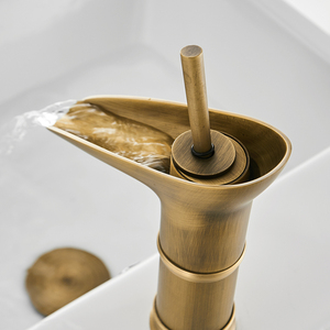 Palanca Monomando de bambú de latón dorado antiguo, grifo mezclador para lavabo de baño, grifos de cascada para copa de vino - Product Image 2