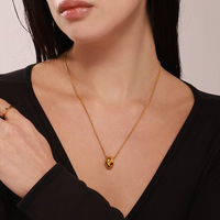 Collier tendance résistant au ternissement, bijou élégant et unique en acier inoxydable avec pendentif géométrique en zircon, collier chic en gros