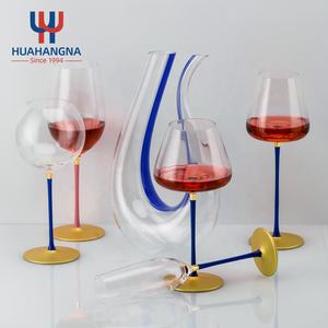 HUAHANGNA Décanteur en verre de cristal en forme de <span class=keywords><strong>U</strong></span> unique fait à la main Conception ondulée Coffret cadeau de vin Verre transparent - Product Image 6