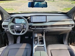 Geely Haoyue L Okavango Usado, SUV a Gasolina, 2023, 7 Asientos, Versión Noble - Product Image 4