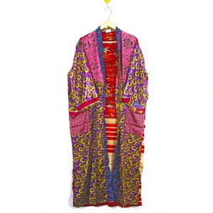 Kimono de Seda para Mujer, Estilo Bohemio, Elegante y Cómodo, con Estampado Floral, Manga Larga, Transpirable y de Secado Rápido, Ideal para Novias - Product Image 1