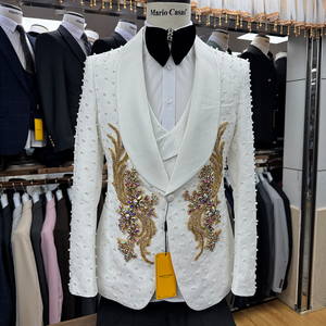 Costume pour Homme 3 Pièces à Simple Boutonnage Coupe Slim, Ensemble de Mariage Formel pour Affaires avec Veste, Gilet et Pantalon en Tissu Jacquard Blanc Brodé Or - Product Image 3