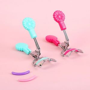 Recourbe-cils grand angle en acier inoxydable avec logo personnalisé, outil de beauté portable, aide au maquillage des cils, vente en gros - Product Image 2