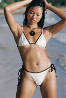 Ensemble bikini femme personnalisé en gros, color block, haut triangle col en V, bas à nouer sur les côtés, 2 pièces, Spandex/Nylon, écologique, contrastant
