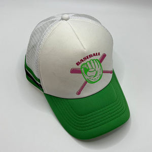 Gorra Trucker Clásica de Malla de 5 Paneles de Algodón Verde de Alta Calidad para Ropa de Playa, con Logotipo Personalizado Estampado y Banda Trasera con Rayas - Product Image 3