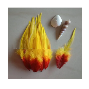 Plumas Naturales Largas y Puntiagudas Teñidas de Azul para Confección de Vestidos, Sombrerería, Manualidades, Decoraciones de Boda - Product Image 1