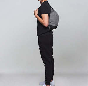 กระเป๋าผ้าโพลีเอสเตอร์แบบมีเชือกผูกสองเส้น สไตล์แฟชั่น สำหรับทุกเพศ ขายส่ง พร้อมโลโก้สั่งทำ สำหรับใช้ในชีวิตประจำวัน - Product Image 3