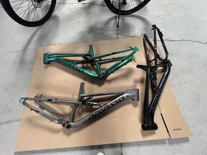 Bicicleta de Montaña CYQS-5 para Adultos, 27.5 Pulgadas, Fibra de Carbono, Suspensión Delantera, 27 Velocidades, Doble Disco, Económica, Venta al Por Mayor del Fabricante, Personalizable - Product Image 4