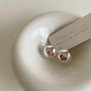 Pendientes de Metal de Alta Gama con Diseño de Nicho Femenino, Estilo Retro, Combinan con Todo, Temperamento, Pendientes de Moda - Product Image 1