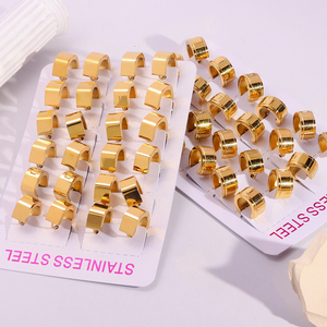 Aretes de Aro de Acero Inoxidable al Por Mayor Bañados en Oro de 18k para Mujer con Textura a la Moda Joyería de Aros Gruesos de Tendencia - Product Image 5