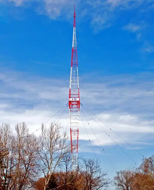 Torre WiFi de telecomunicaciones de alambre guyed aéreo galvanizado en caliente con soporte de antena