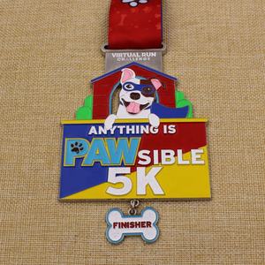 Médaille d'<span class=keywords><strong>argent</strong></span> <span class=keywords><strong>en</strong></span> émail avec logo de chien chiot de haute qualité Médaille de défi de course virtuelle 5K avec os - Product Image 1