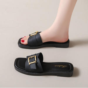 Pantuflas para Hombre y Mujer, Elegantes y Modernas para Uso en Exteriores, con Ajuste Versátil y Función Antideslizante - Product Image 5