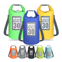 Sac à dos étanche personnalisé 30L avec logo, étiquette privée, en PVC, double sangle, couleurs jaune, bleu, noir