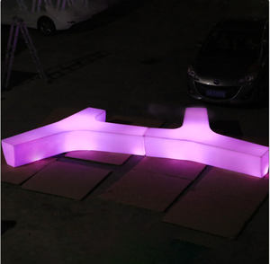 Banc-jardinière moderne en fibre de verre Y2007, design Instagram, pour l'extérieur : idéal pour parcs, hôpitaux, espaces publics et commerciaux - Product Image 1