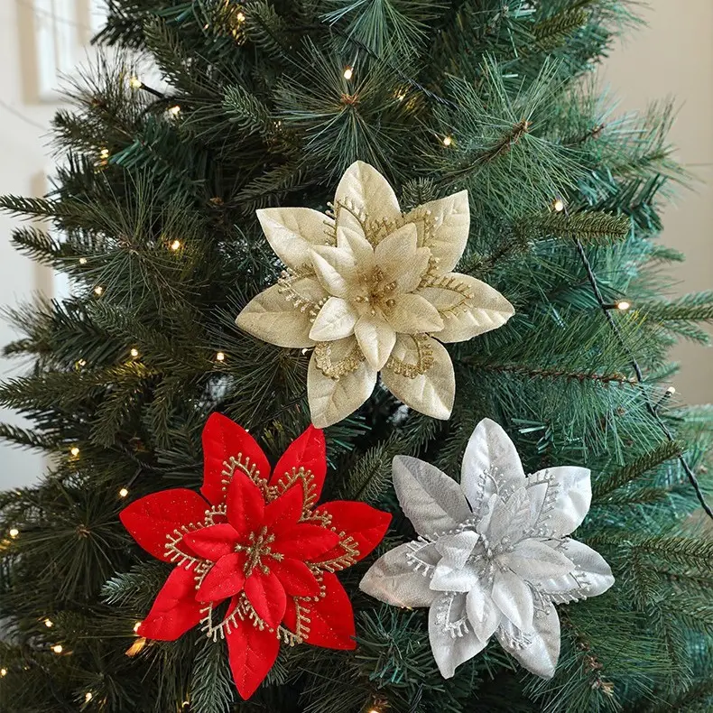 Nuova decorazione tridimensionale a tre strati per albero di Natale a forma di fiori simulati e ornamenti di palla per l'atmosfera festosa