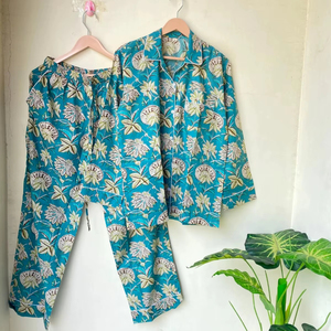 Ensemble de pyjama en coton fait main indien, vêtements de nuit, pyjama en coton doux, imprimé à la main, motif floral jaipuri, vêtements de détente, ensemble de pyjama - Product Image 1