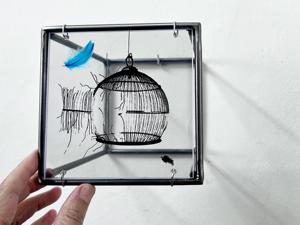 Sculpture OEM ODM Anime Freedom Cage, impression artistique faite à la main, cadeau « Aime-toi toi-même » - Product Image 4