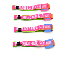 Bracelet RFID en tissu Mifare Classic 1K 4K MIFARE PLUS EV1 2K réutilisable, textile actif tissé, logo personnalisé en couleur pour les événements musicaux