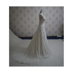 2022时尚设计婚纱新娘白色无背蕾丝a线舞会礼服婚礼