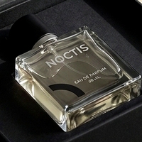 Boîte à parfum personnalisée de style livre blanc magnétique de qualité supérieure, rigide, écologique, avec insert ajusté pour la présentation de cosmétiques et de parfums en cadeau