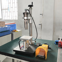 Machine de sertissage de flacons de parfum personnalisée en usine, machine de sertissage pour liquides anti-moustiques et cosmétiques en spray