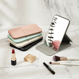 Mini Miroir de Poche Pliable à Main en Cuir PU Souple avec Finition Argentée, Grossissement 1X, Logo Personnalisé d'Usine, Faible MOQ - Product Image 1