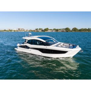 Galeon 435 2024, Barco Usado con Casco de Fibra de Vidrio, Velocidad de 35.0-40.0 Nudos, Motor a Gasolina, Tecnología de Infusión al Vacío - Product Image 3