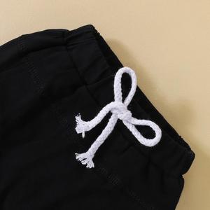 Roupas Infantis em Promoção: Conjunto de 2 Peças para Bebê Menino com Camiseta Listrada de Manga Curta com Bolso e Calça Preta - Product Image 5