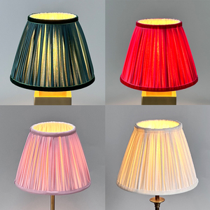 Paralume <span class=keywords><strong>bianco</strong></span> da tavolo <span class=keywords><strong>in</strong></span> <span class=keywords><strong>tessuto</strong></span> rotondo lampada da parete Hotel stile tradizionale applicazione casa <span class=keywords><strong>tessuto</strong></span> paralume pieghettato - Product Image 2